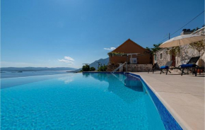 Cozy Home In Mokalo With House Sea View